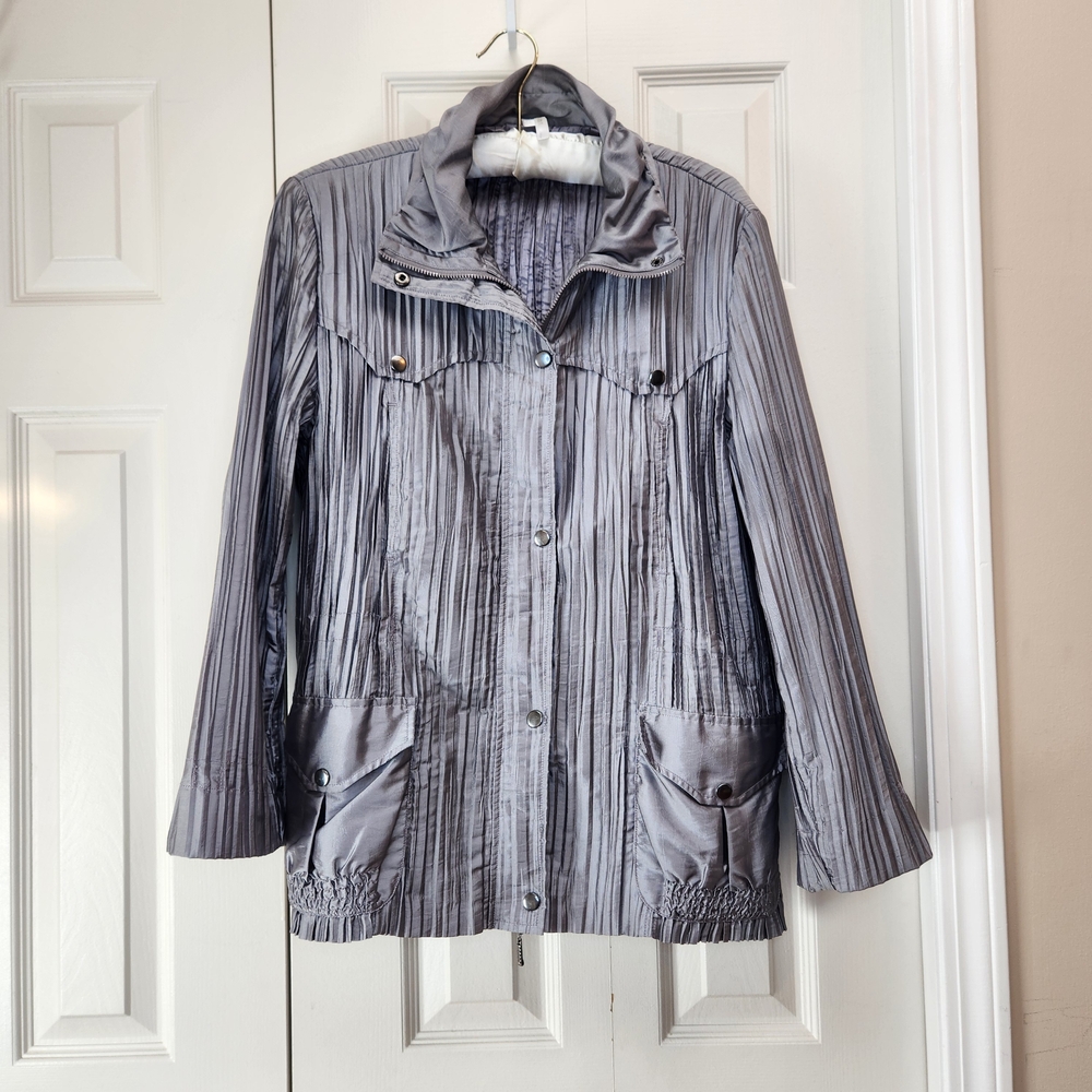 [XL] Lindi Silver-Gray Womens Lightweght Jacket Sz XL Pockets Crinkled Zip Snaps
